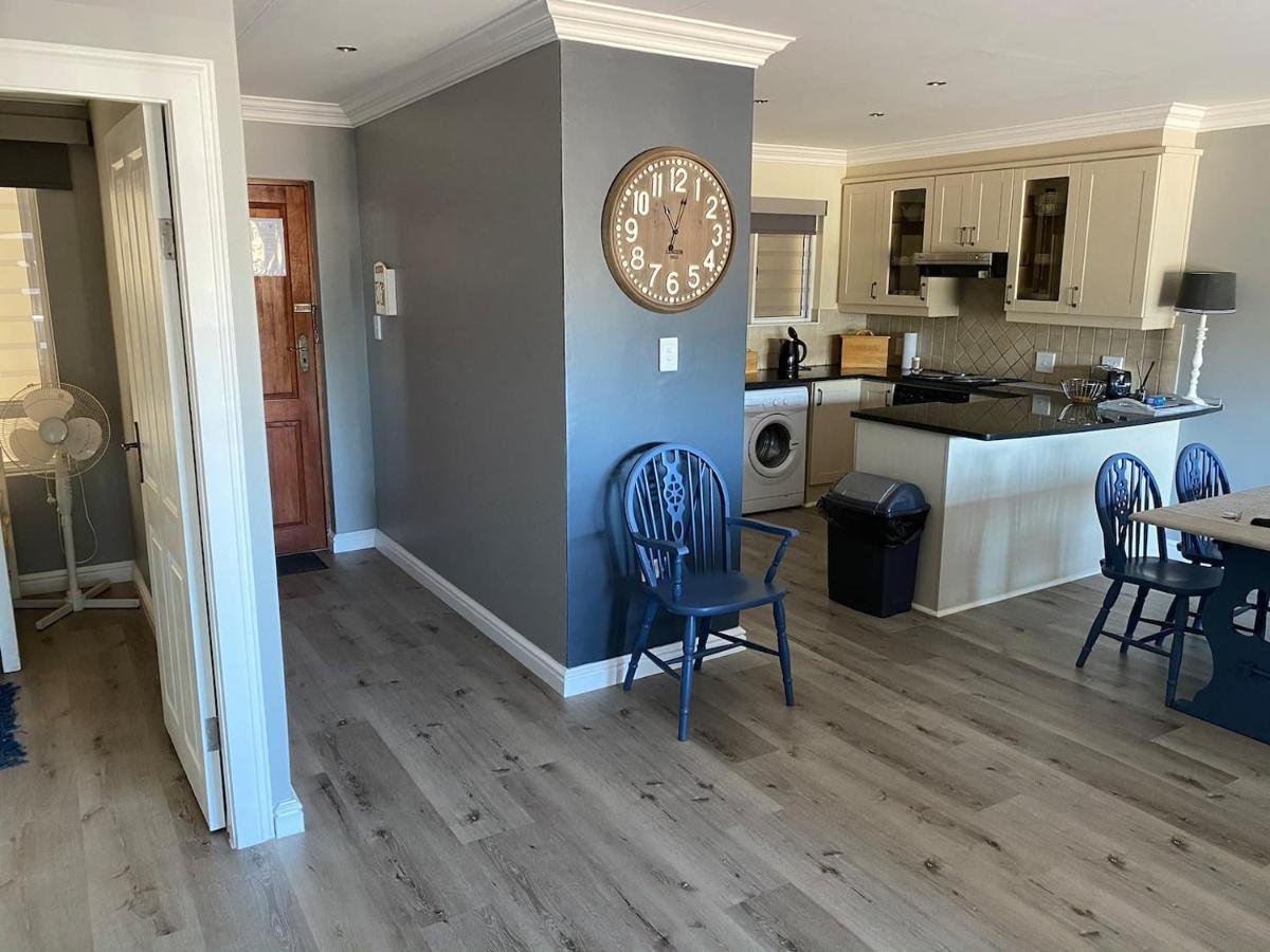 Modern Apartment Walking Distance To Main Beach Restaurants And Other Amenities Jeffreysbugten Eksteriør billede