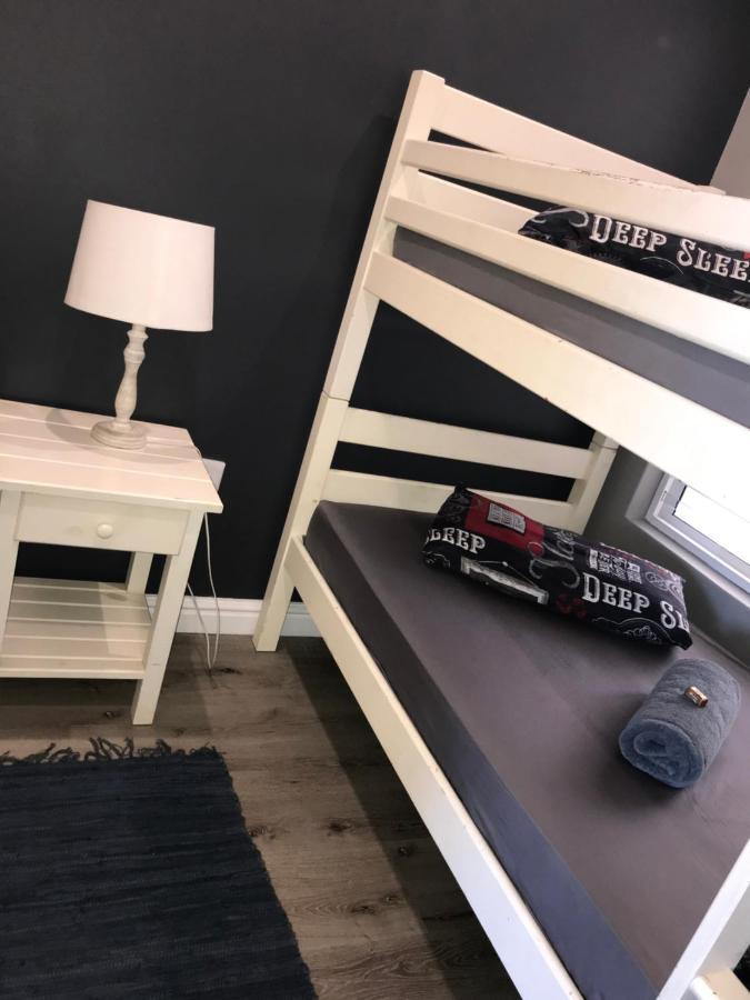 Modern Apartment Walking Distance To Main Beach Restaurants And Other Amenities Jeffreysbugten Eksteriør billede